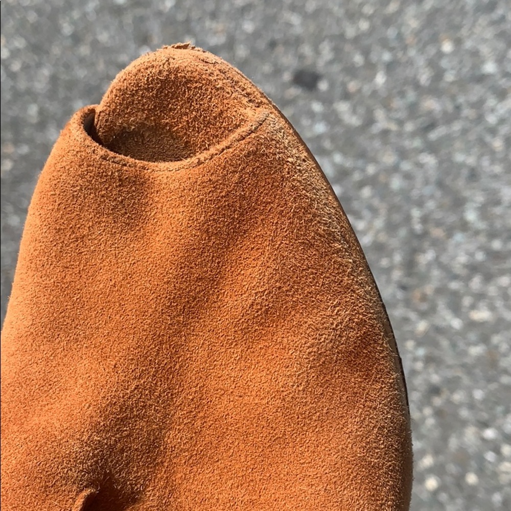 suede heels - Picture 3 of 3